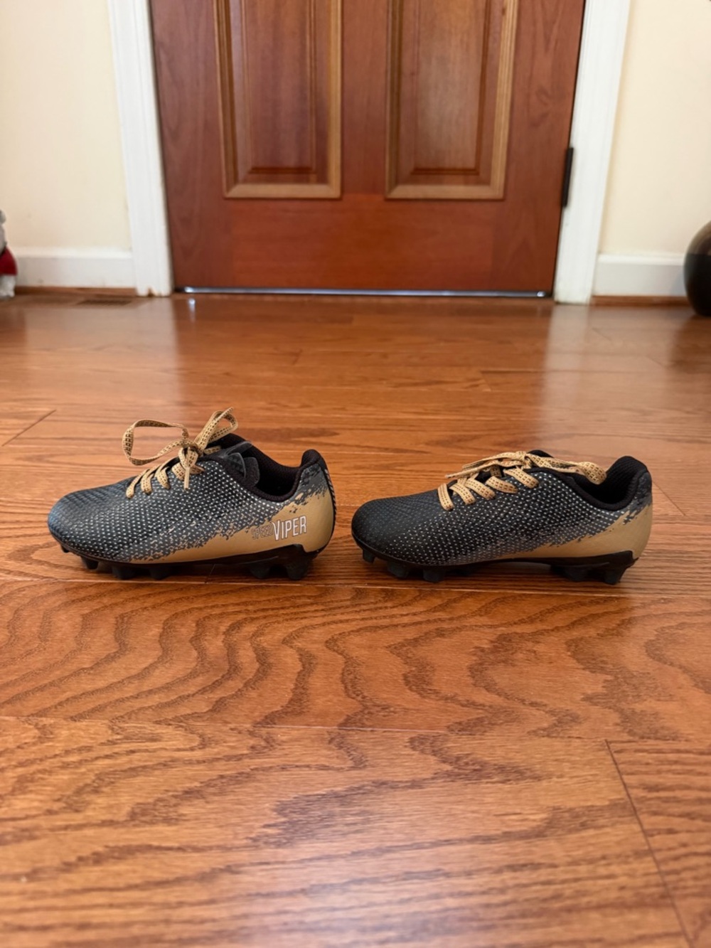 DSG Soccer Cleats - Black with Gold Laces - Size 10 - Picture 5 of 6